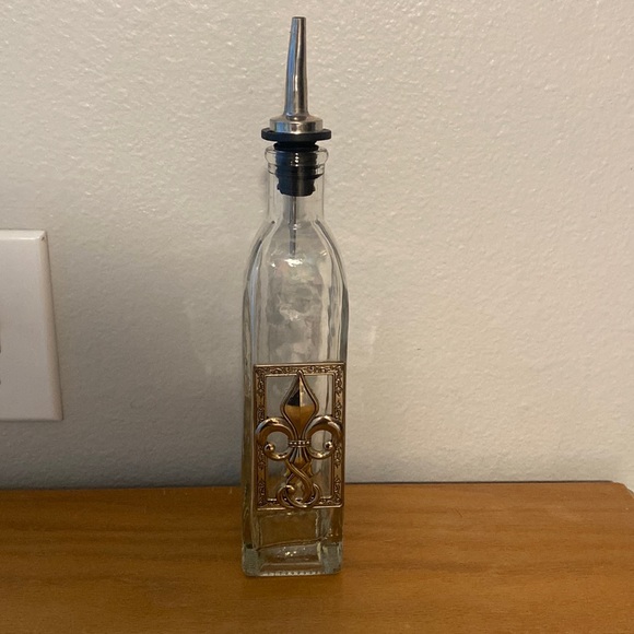 Fleur de Lis Glass Oil Dispenser - Picture 3 of 7